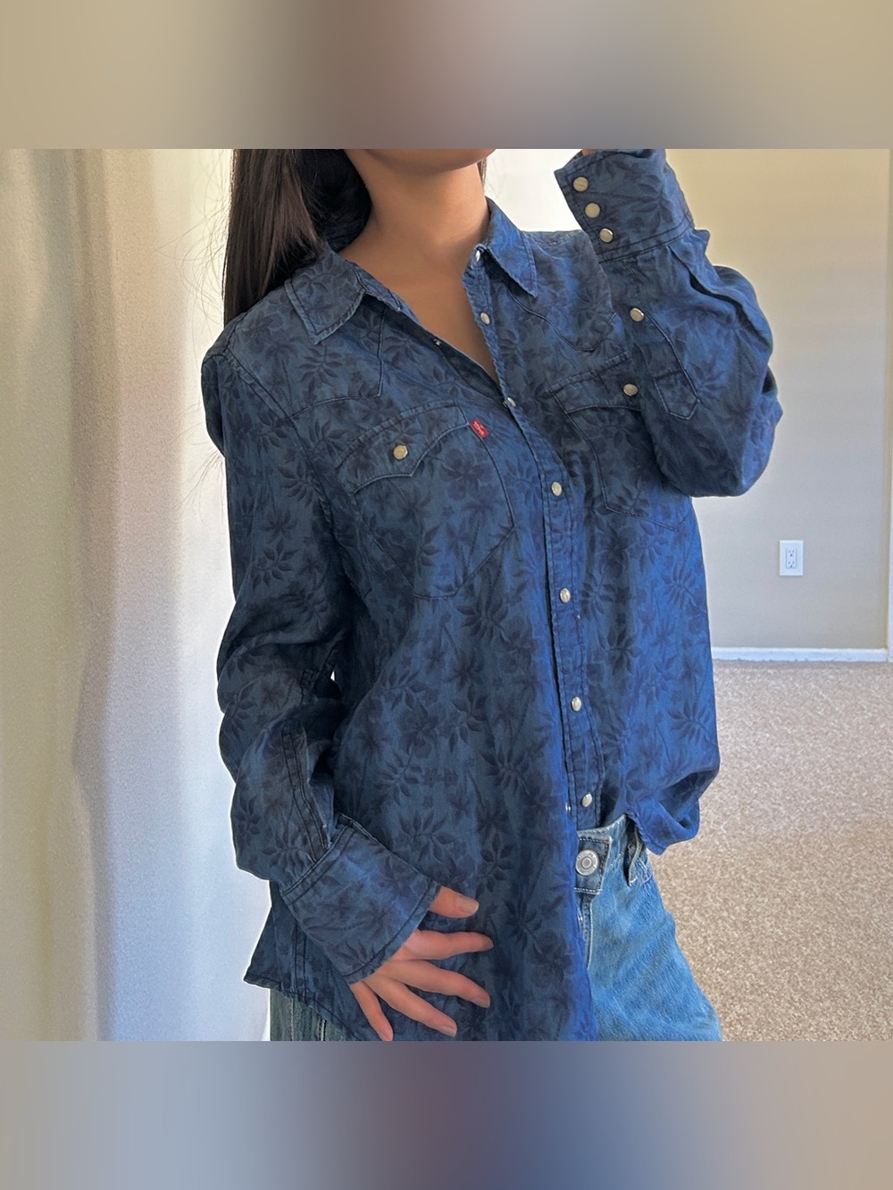 Levis Womens Blue Chambray Style Button Down Top Floral Cowgirl